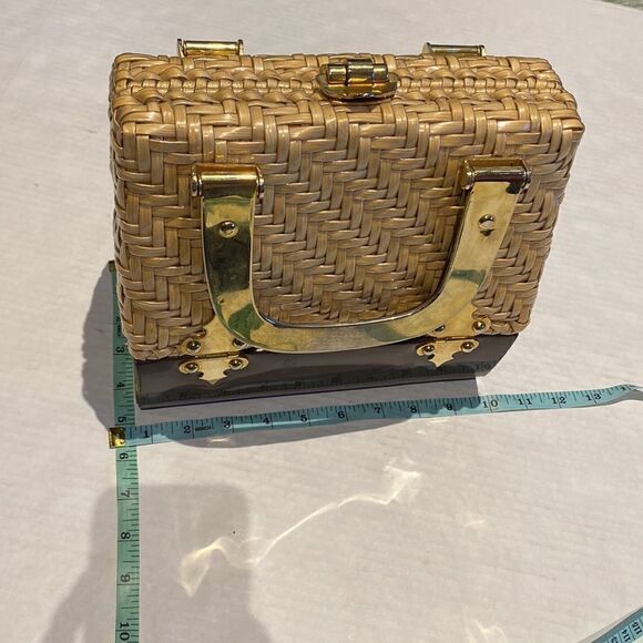 Crown Lewis Vintage basket weave purse lacquered straw bucket with gold hardware - Picture 6 of 11